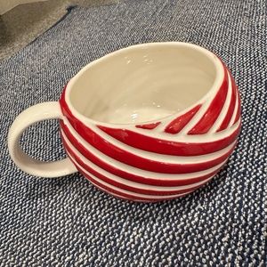 Starbucks 2013 Holiday Peppermint Swirl Red & White Stripe Candy Cane Mug 12oz